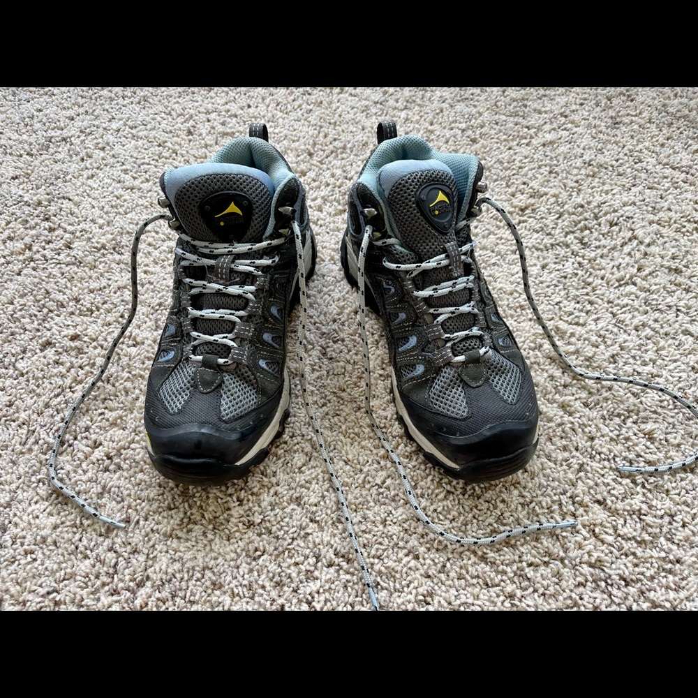 Women’s Pacific Mountain hiking boots
